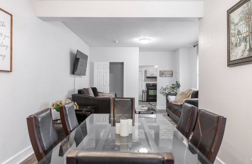Mapleton/Fall Creek House | Newly Renovated Full Home + Near Downtown