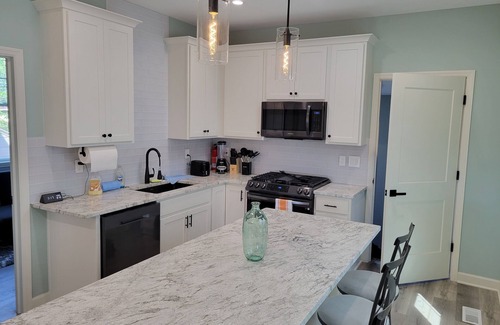 Bay View House | Newly Renovated Full Family House in Bayview!