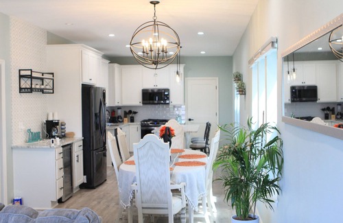 Bay View House | Newly Renovated Full Family House in Bayview!