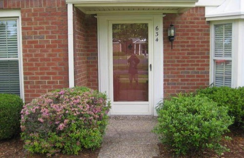 Jeffersontown Condo | Newly Renovated - Great For Couple - - Quiet East End Neighborhood