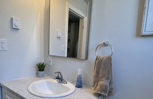 Orillia Apartment | Newly Renovated Ground Floor Apartment