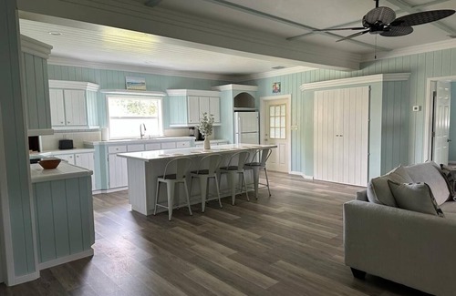 Spanish Wells House | Newly renovated home with Kayaks + Pool