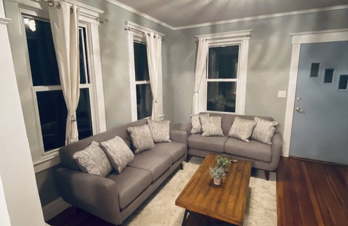 Bulls Head House | Newly Renovated Home For Rent