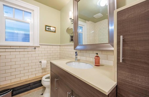 Burnaby House | Newly renovated Heritage House