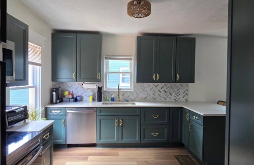 Hyde Park House | Newly Renovated Historic 3BR Retreat 10 Min to Downtown Cincy