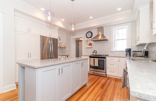 Margate City House | Newly renovated house across from the beach, center of town