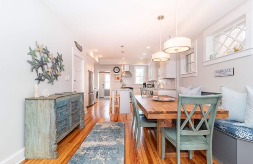 Margate City House | Newly renovated house across from the beach, center of town