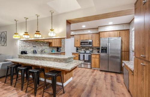 San Bernardino House | Newly Renovated Home Spacious Close 2 Hospital