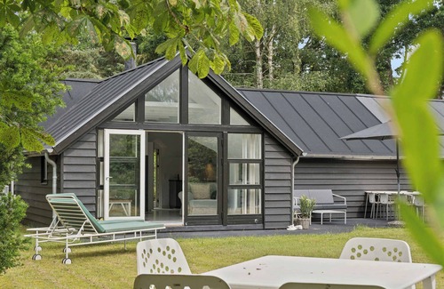 Bøtø By House | Newly renovated holiday home near the beach