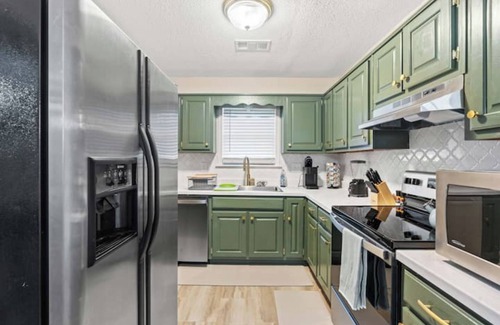 Driver House | Newly Renovated "Home Away From Home" nA spacious, modernized 4-bedroom home.