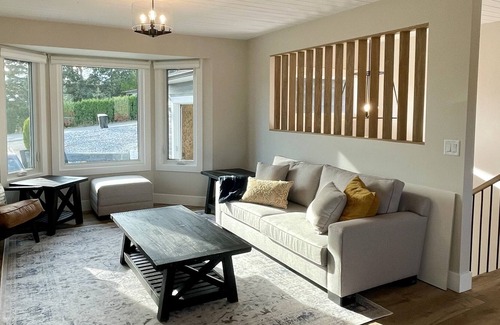 Vernon House | Newly Renovated Home Orchards!
