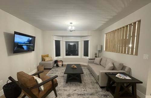 Vernon House | Newly Renovated Home Orchards!