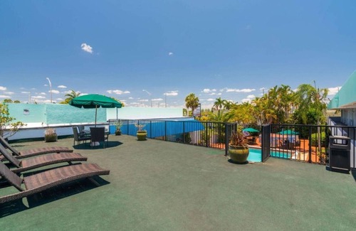 Palmetto Bay House | Newly renovated hotel close to top destinations in Miami