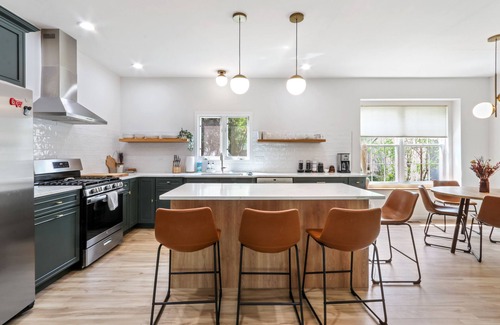Lake Geneva House | Newly Renovated house steps from downtown and the lake