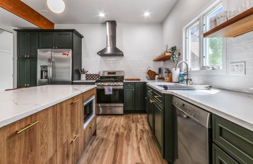 Lake Geneva House | Newly Renovated house steps from downtown and the lake
