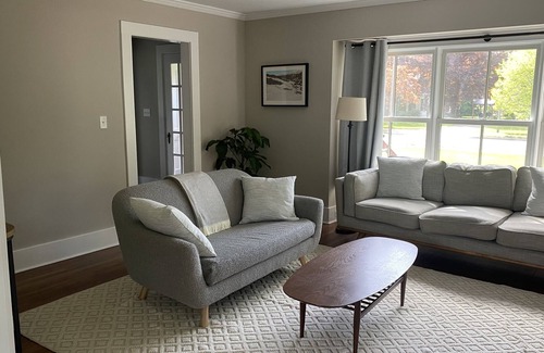 Red Hook House | Newly renovated house in the village of Red Hook-close to Rhinebeck and Bard