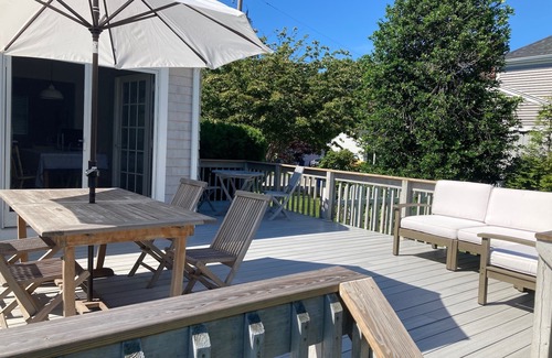 Easton's Point House | Newly Renovated in walking distance to two of Newport’s best beaches!
