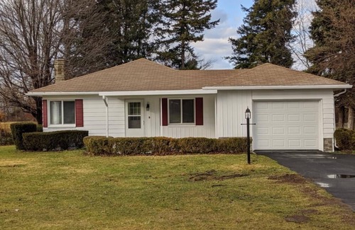 Erie House | NEWLY renovated just minutes from Airport/Presque Isle!