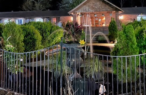 Wappapello Resort | Newly renovated King Room w/high speed internet