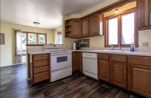 Palmyra House | Newly Renovated lake House - 250 ft lake frontage.