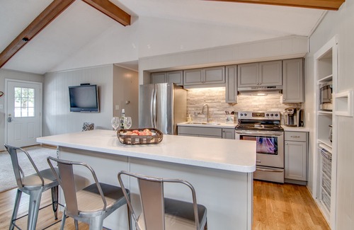 Semora House | Newly renovated Lakehouse!