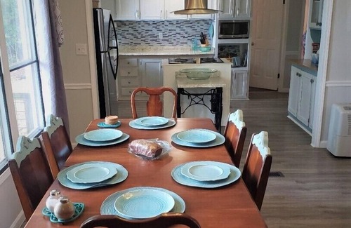 Dover Cottage | Newly Renovated Lakeside Cottage, Beautiful Lake Views With Adjacent Boat Ramp.