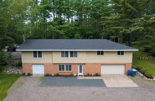 Hayward House | Newly renovated large space - great for groups