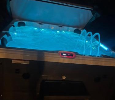 West Runton House | Newly Renovated luxury seaside property with hot tub - near to Cromer & Sheringham