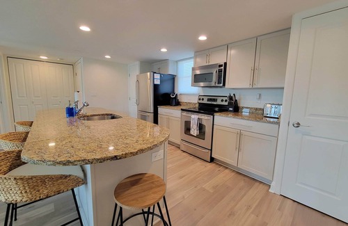 Dewey Beach Condo | Newly Renovated Modern 2 Bed/2 Bath Condo w/Pool 1 Block to Beach