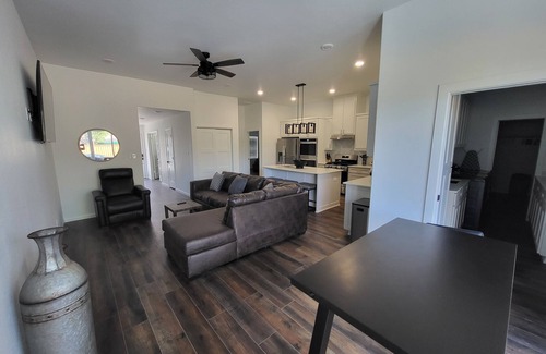 Fort Worth House | Newly Renovated Modern Farmhouse Style Close to the Heart of Fort Worth