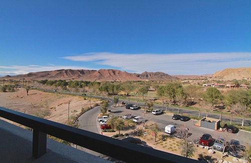 Lake Las Vegas Apartment | Newly Renovated Modern Condo