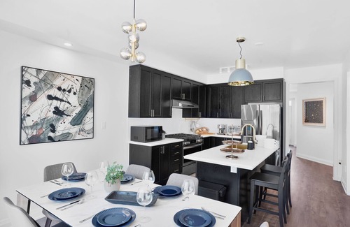 Thorold House | Newly Renovated Modern Home near Niagara!