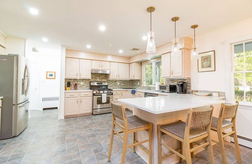Laurel House | Newly Renovated Modern Home With Beach Access and Pool!