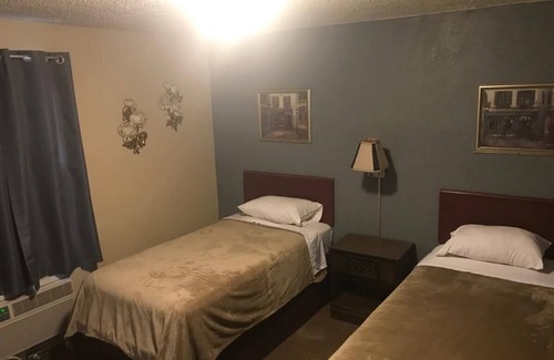Fairmont Hotel | Newly Renovated Motel