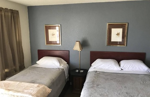 Fairmont House | Newly Renovated Motel