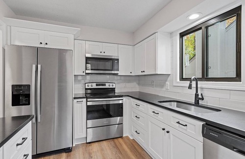 North Raleigh House | Newly Renovated near North Hills!