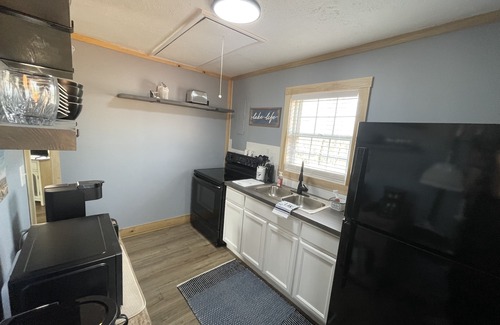 Albany Cabin | Newly renovated near Rowena, Grider and Wolf Creek Dam