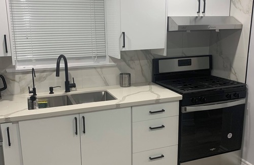 New Toronto Apartment | NEWLY RENOVATED NEAR THE LAKE