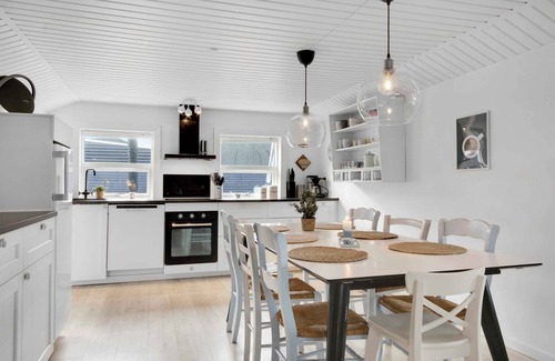 Stillinge Strand House | Newly renovated nearby beach