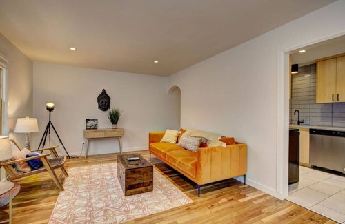 North End House | Newly Renovated North End Bungalow w/Parking