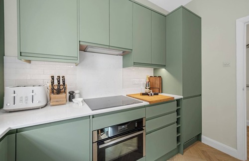 Bayswater Apartment | Newly Renovated Notting Hill 3 bedroom Flat on Westbourne Grove
