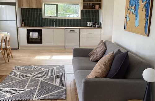 Oneroa House | Newly renovated in the heart of Oneroa