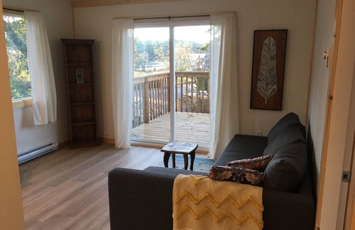 Mayne Island Apartment | Newly renovated ocean view one bedroom apartment on Mayne Island B.C