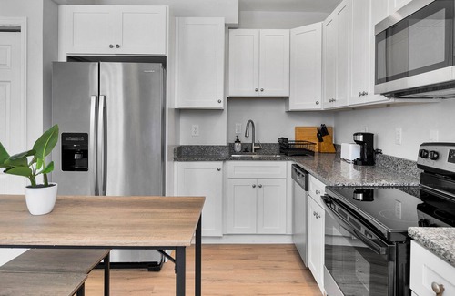 Riverside Apartment | Newly Renovated Oasis is Federal Hill 2br