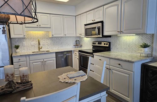 North Ocean City Condo | 🏖️Newly Renovated Ocean Front Unit Indoor Pool, Ice Skating, Video Archade 🏖️