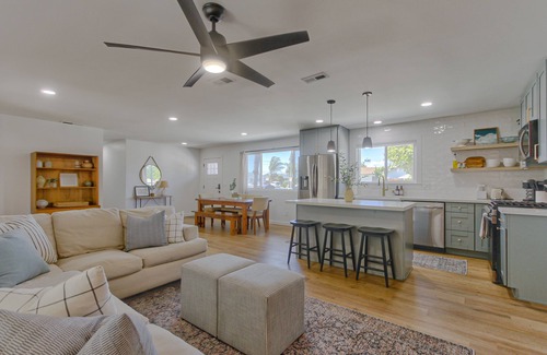 North Valley House | Newly Renovated Oceanside Home