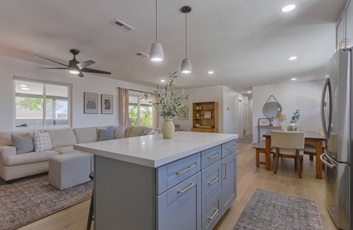North Valley House | Newly Renovated Oceanside Home