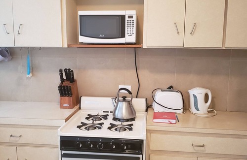 Sandys Apartment | Newly renovated one bedroom apartment.