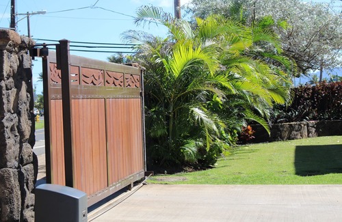 Laie Apartment | Newly renovated one-bedroom with A/C, Steps to Hukilau Beach, 30 Day