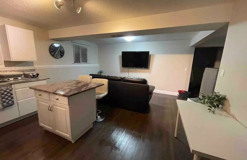 St. Catharines House | Newly Renovated Private 2 bedroom basement apt
